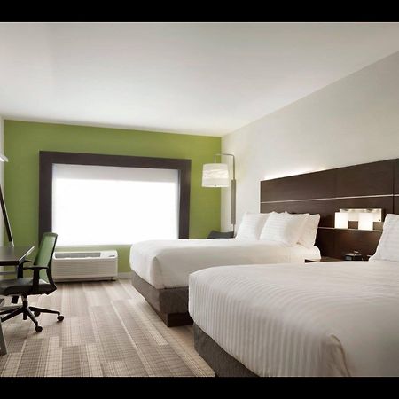 Holiday Inn Express Hotel & Suites Canton By Ihg Bagian luar foto