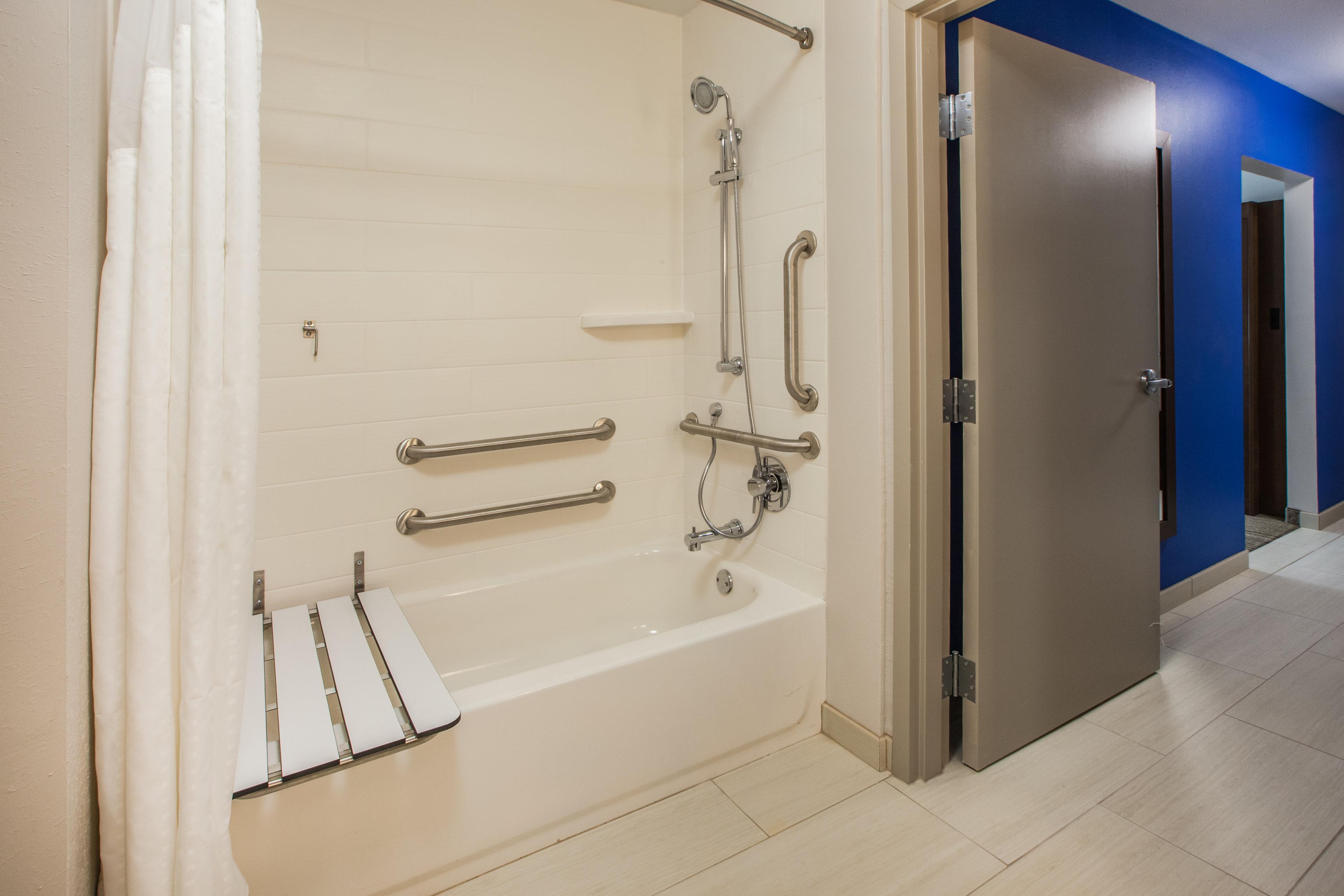 Holiday Inn Express Hotel & Suites Canton By Ihg Bagian luar foto