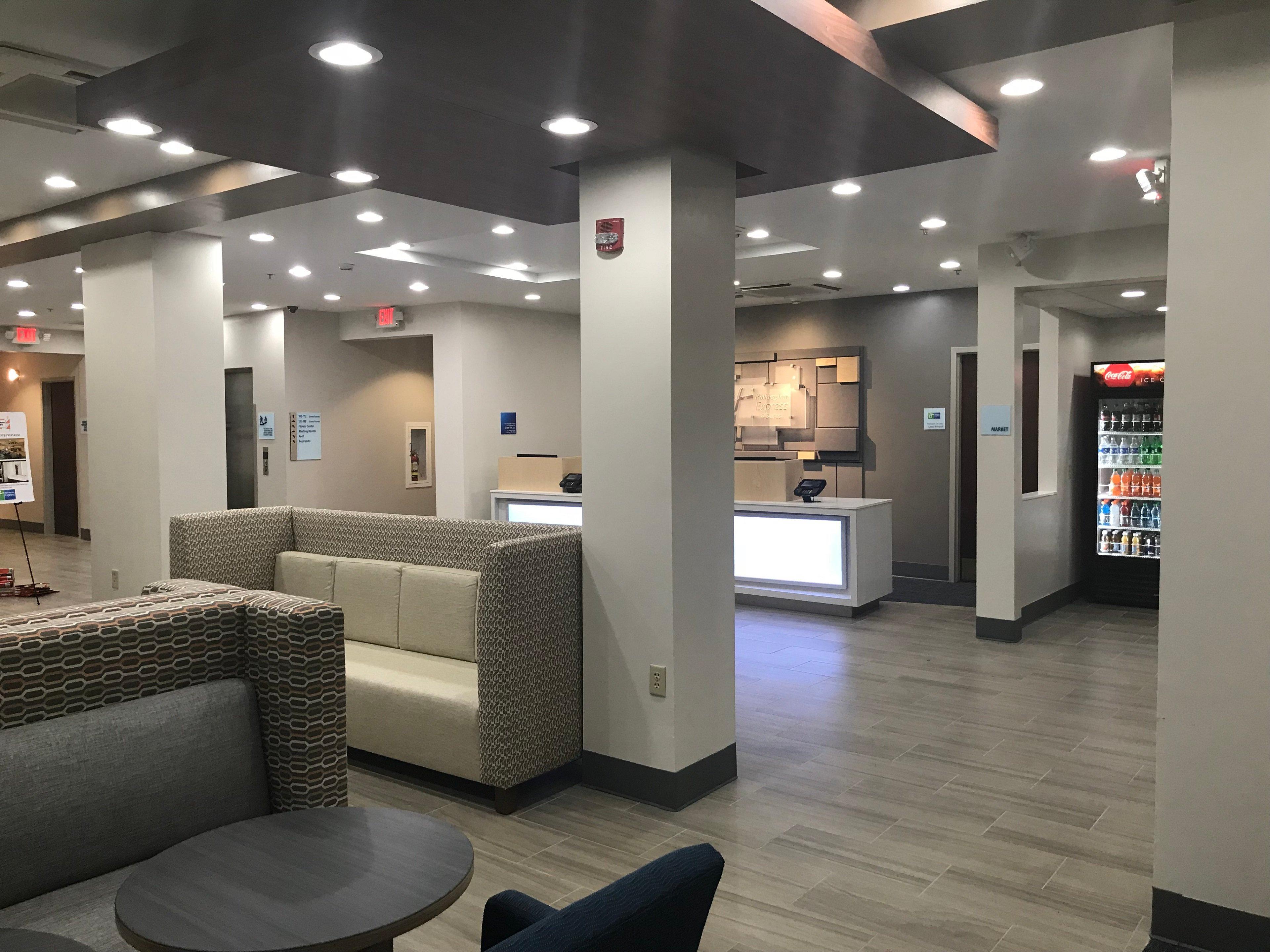 Holiday Inn Express Hotel & Suites Canton By Ihg Bagian luar foto