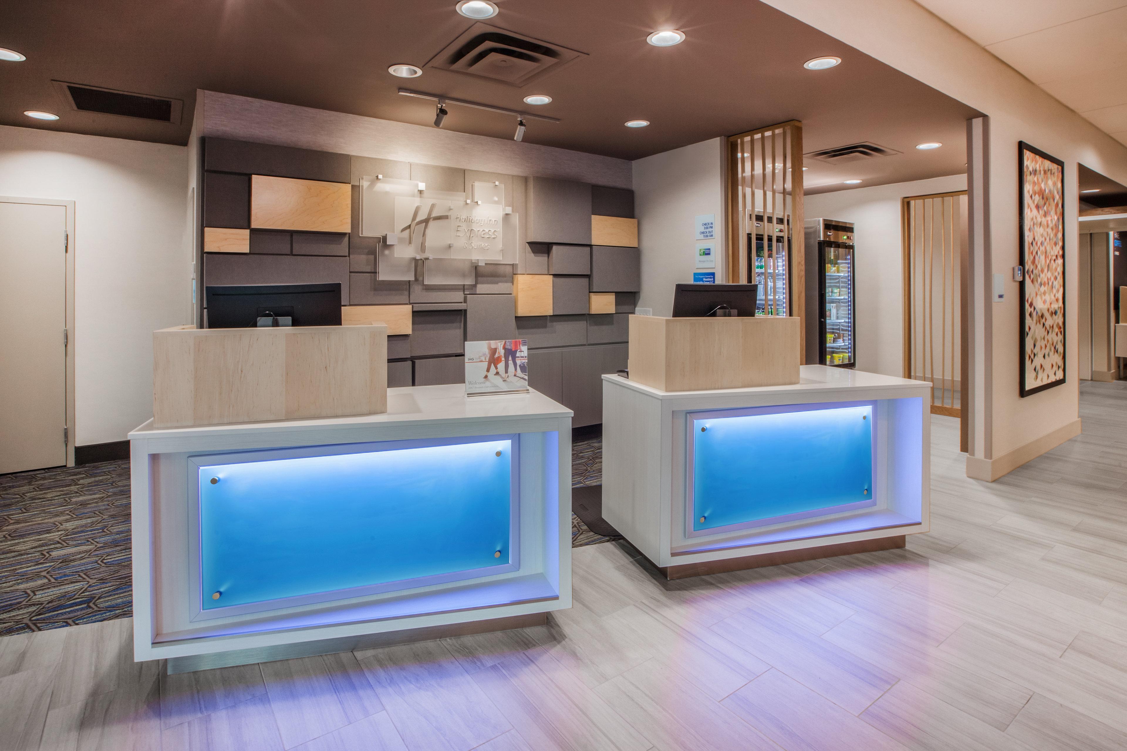 Holiday Inn Express Hotel & Suites Canton By Ihg Bagian luar foto
