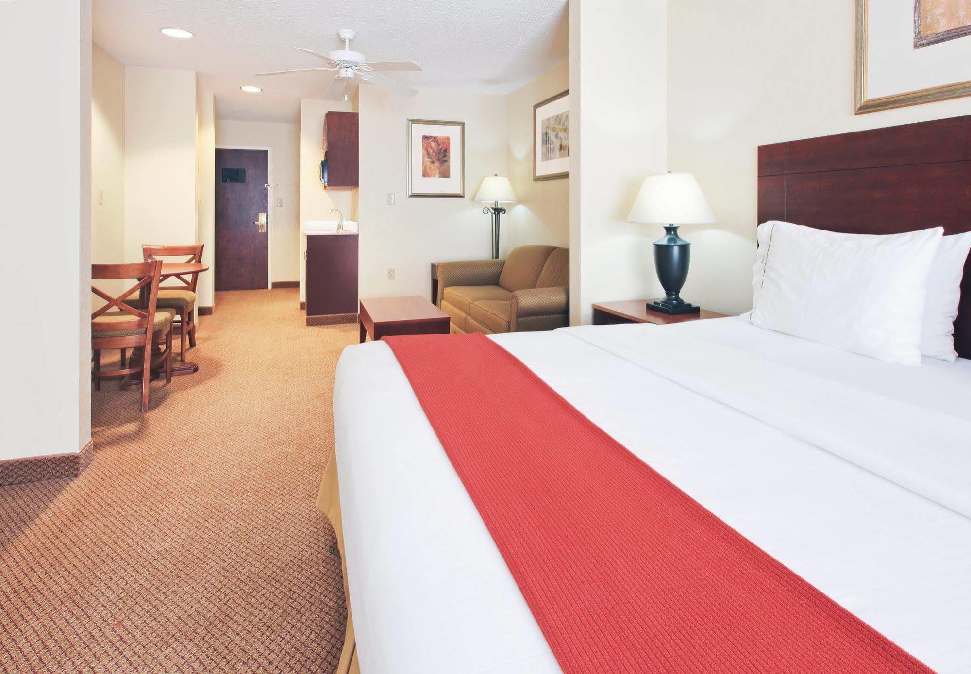 Holiday Inn Express Hotel & Suites Canton By Ihg Ruang foto