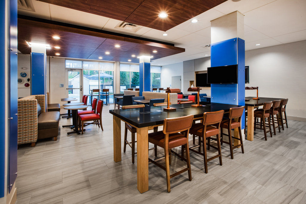 Holiday Inn Express Hotel & Suites Canton By Ihg Bagian luar foto