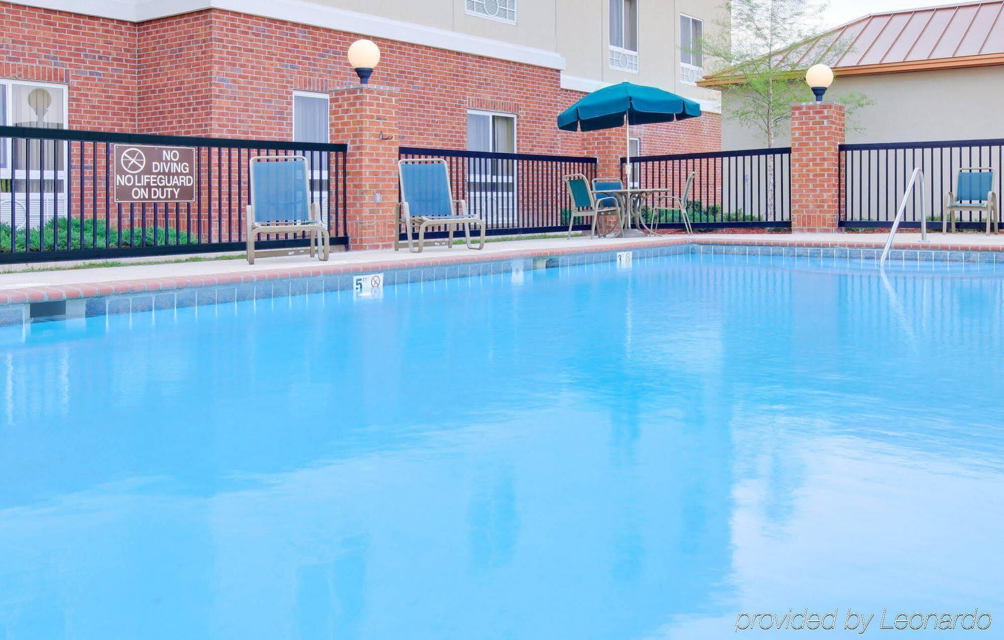 Holiday Inn Express Hotel & Suites Canton By Ihg Bagian luar foto