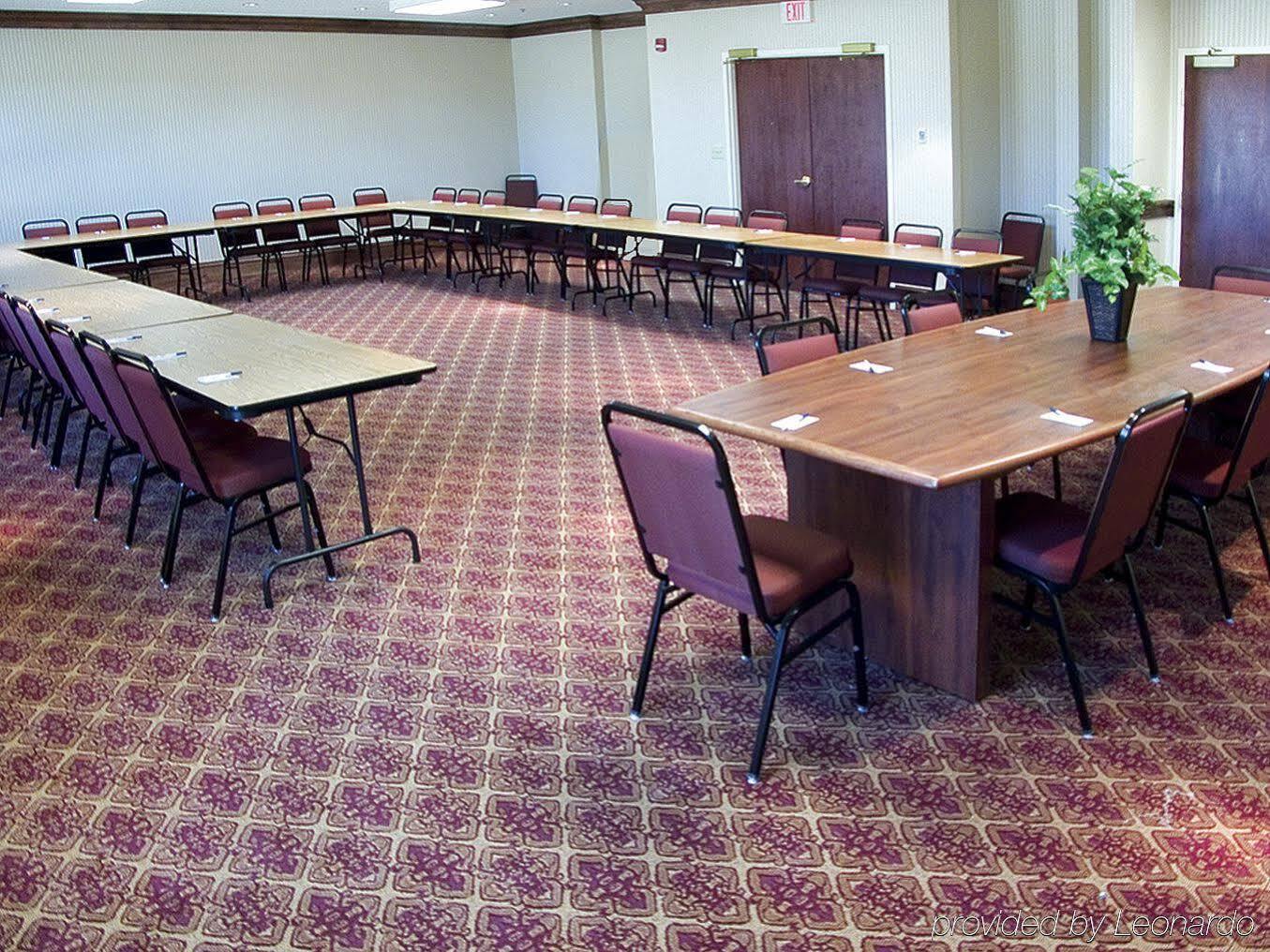 Holiday Inn Express Hotel & Suites Canton By Ihg Bagian luar foto