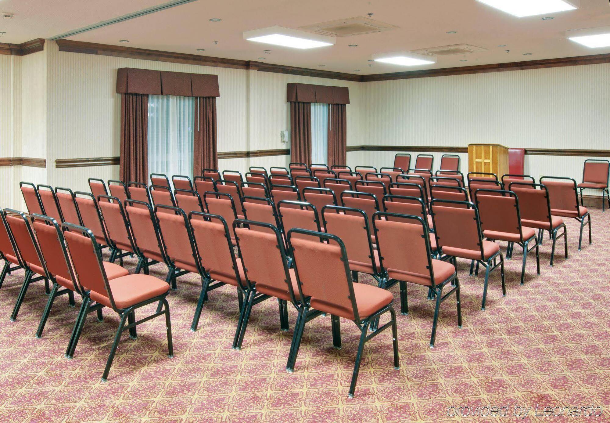 Holiday Inn Express Hotel & Suites Canton By Ihg Bagian luar foto