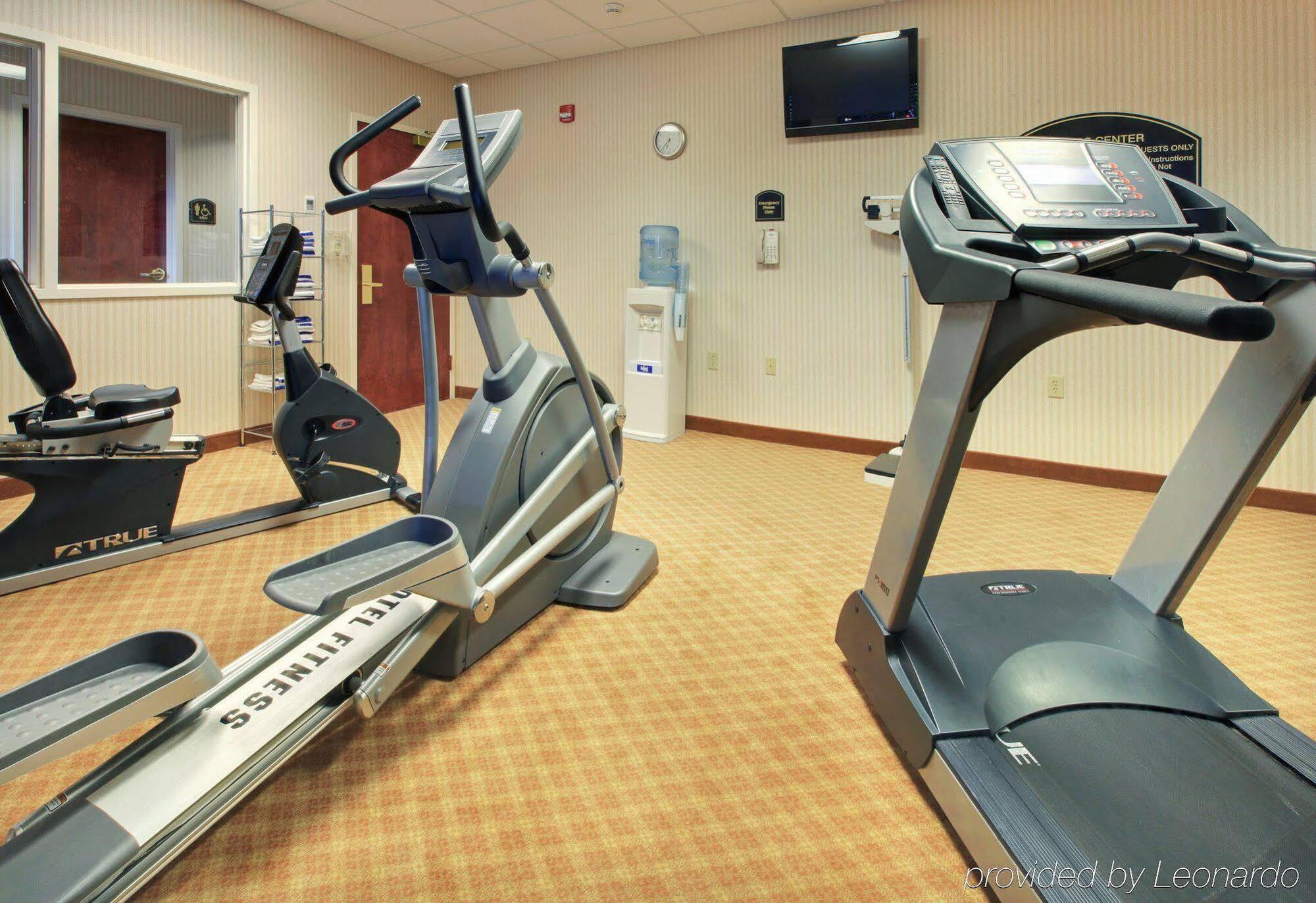 Holiday Inn Express Hotel & Suites Canton By Ihg Bagian luar foto