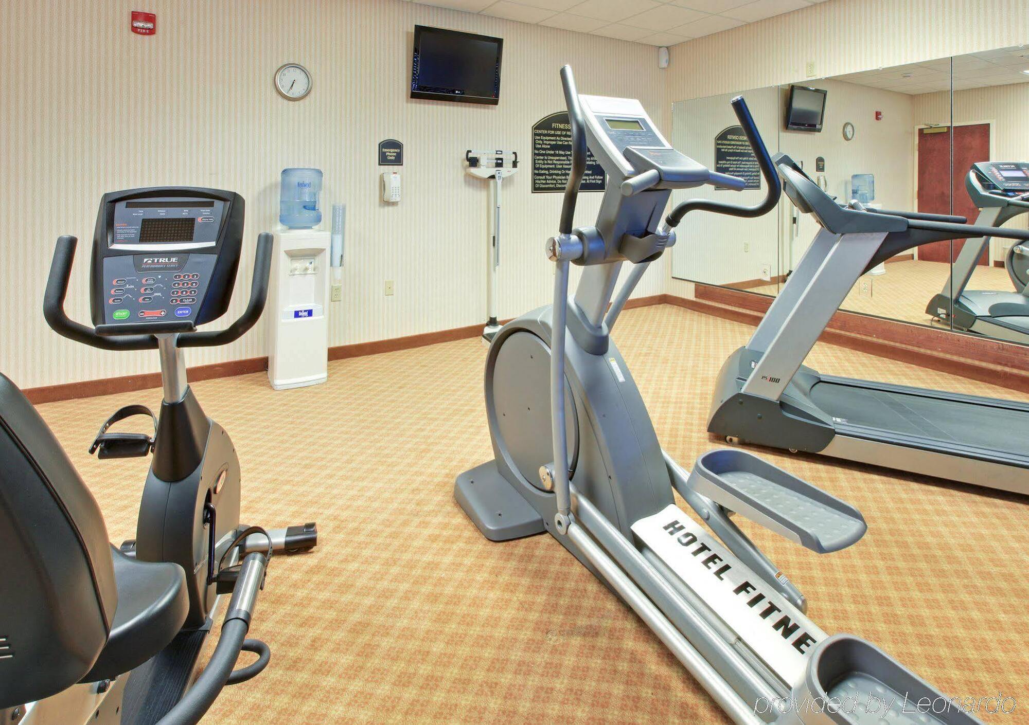 Holiday Inn Express Hotel & Suites Canton By Ihg Bagian luar foto